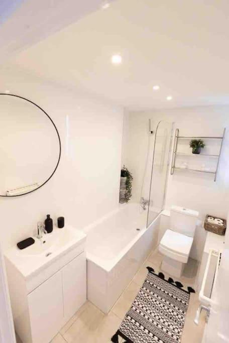 Lovely 2 Bedroom Apartment In Chelsea Sw3 Londra Exterior foto