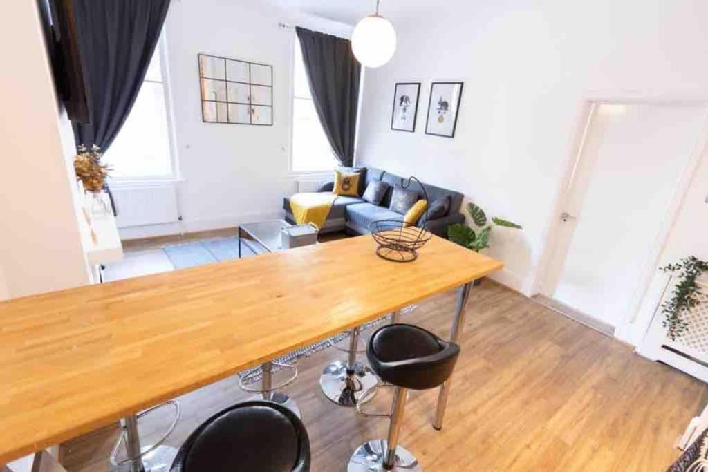 Lovely 2 Bedroom Apartment In Chelsea Sw3 Londra Exterior foto